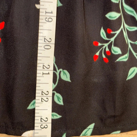 Old Navy Black Floral Ruffled Georgette Swing Blouse sz Lg - Picture 10 of 10